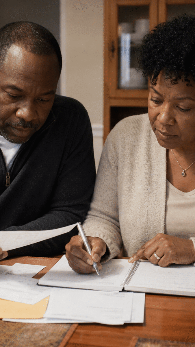 Amended return refund timing reviewed at a household table